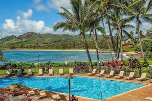 Outdoor pool, a heated pool