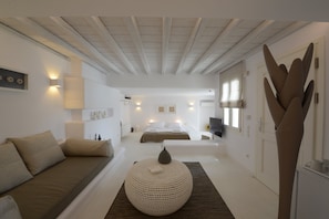 8 bedrooms, iron/ironing board, free WiFi, bed sheets
