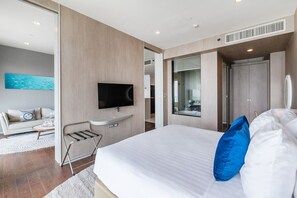 Deluxe Apartment | 2 bedrooms, premium bedding, in-room safe, desk