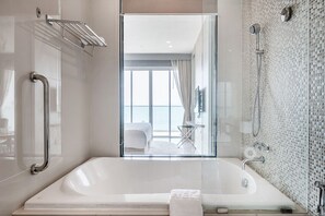 Deluxe Apartment | 2 bedrooms, premium bedding, in-room safe, desk - Movenpick Residence Beach Access 2BR (Sattahip)