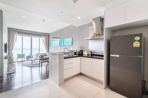 Deluxe Apartment | Living room