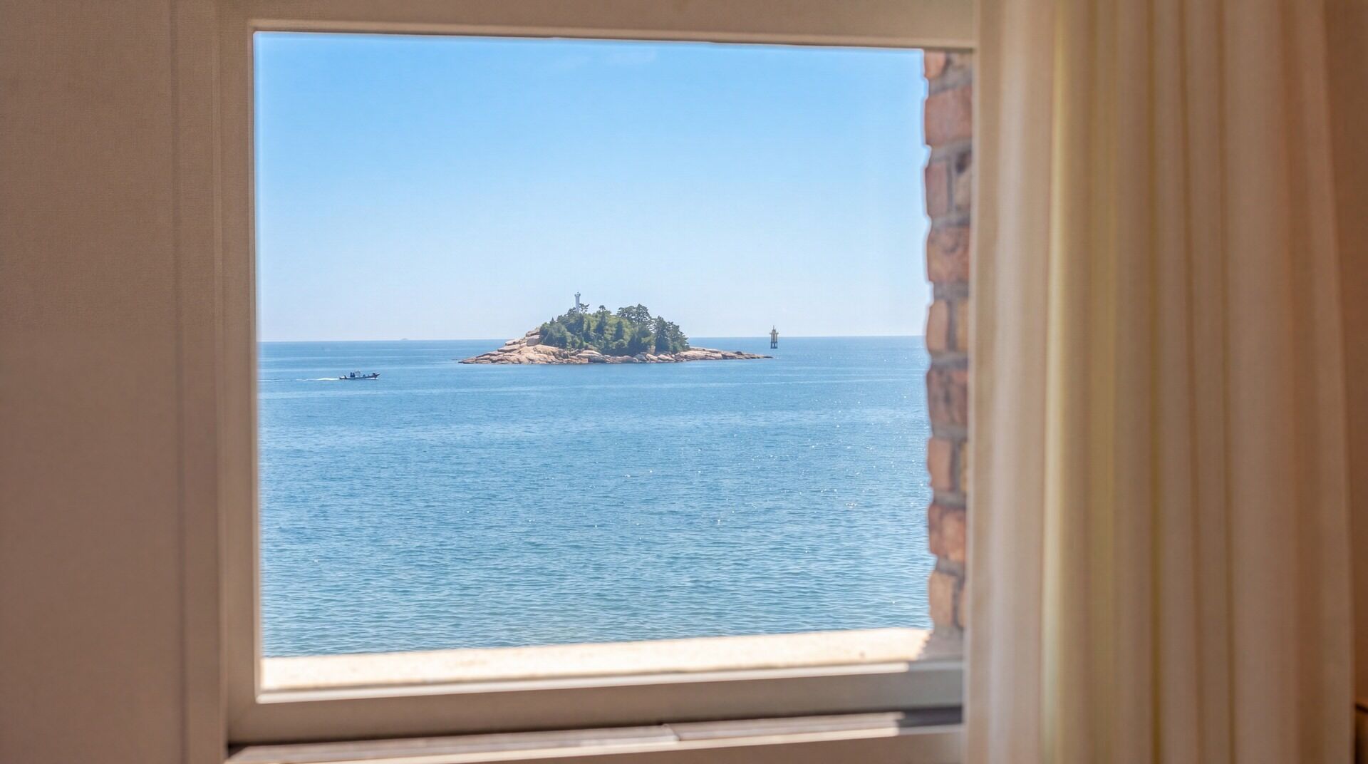 Basic Room, 1 Bedroom (A402 (ocean view)) | 1 bedroom, WiFi (free)
