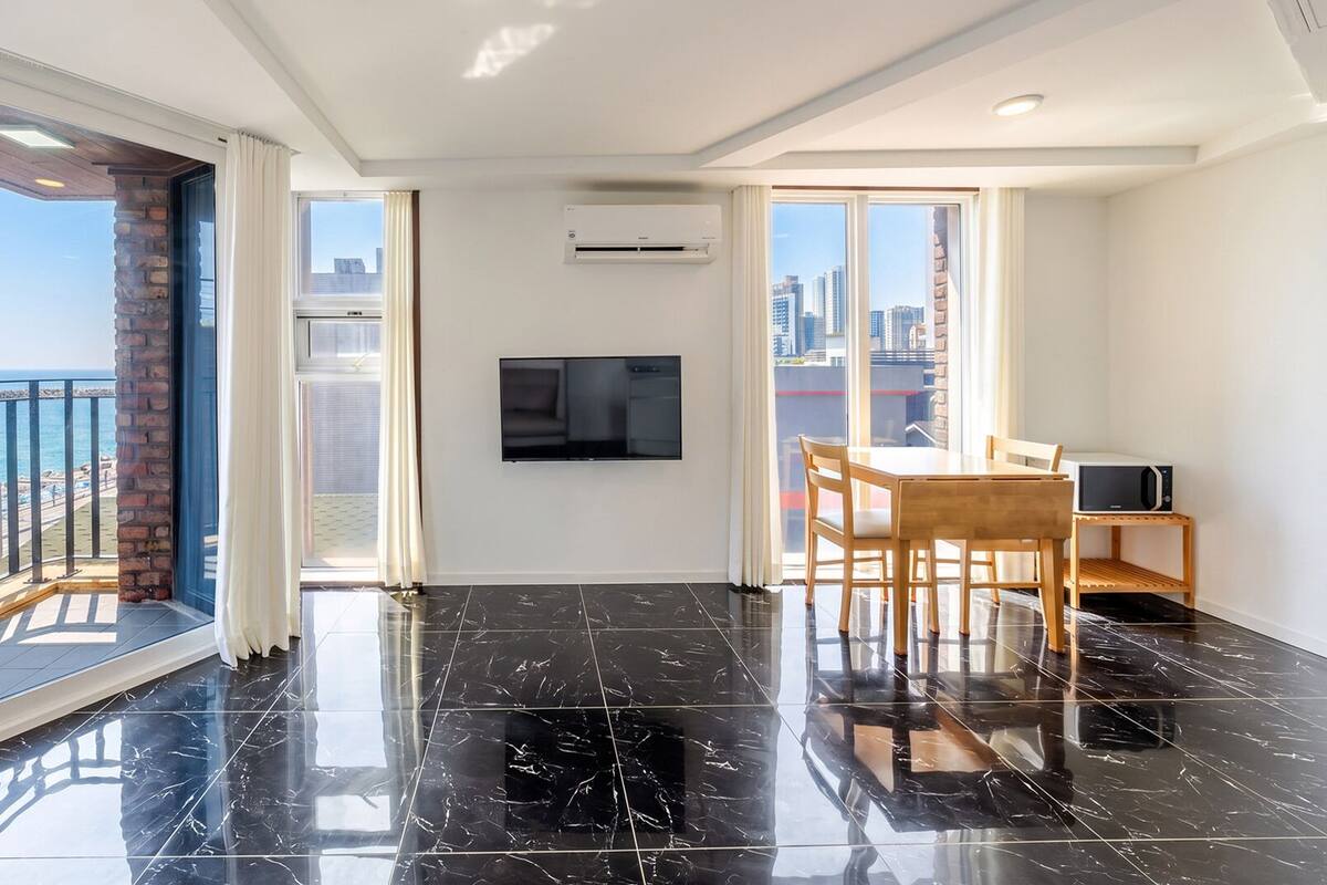 Basic Room, 1 Bedroom (B301(half ocean view)) | 1 bedroom, WiFi (free)