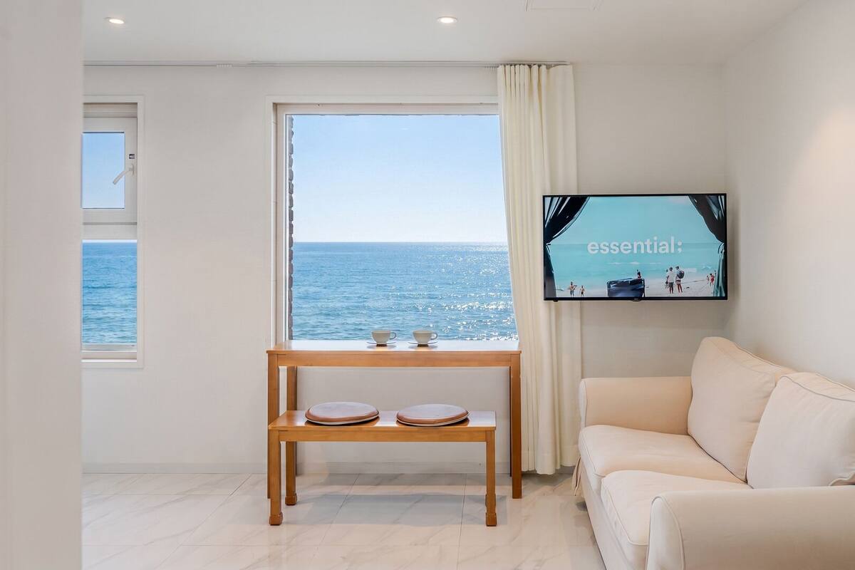 Basic Room, 1 Bedroom (A302 (ocean view)) | 1 bedroom, WiFi (free)