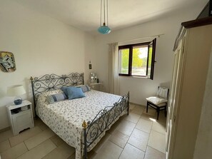 7 camere, una scrivania, ferro/asse da stiro, culla da viaggio