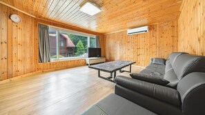 Basic Room, 2 Bedrooms (Jatnaeeumdong) | 1 bedroom, free WiFi - Gapyeong Humantown Pension (Gapyeong)