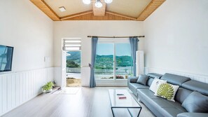 Basic Room, 3 Bedrooms (Seonnyeowanamukkun(ocean view))