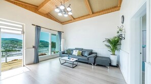 Habitación básica, 3 habitaciones (Seonnyeowanamukkun(ocean view)) | 1 dormitorio y wifi gratis