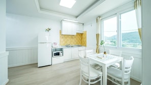 Basic Room, 1 Bedroom (Eomjigongju(ocean view)) | 1 bedroom, free WiFi
