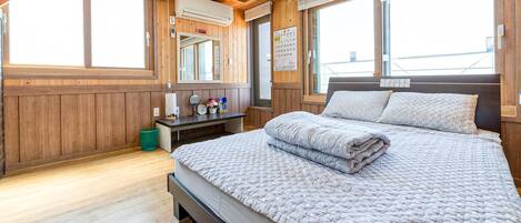 Basic Room, 2 Bedrooms (201ho) | 2 bedrooms, free WiFi