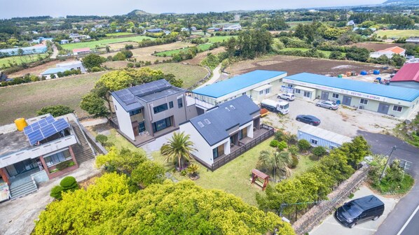 Exterior - Jeju Batdol Pension (Jeju City)