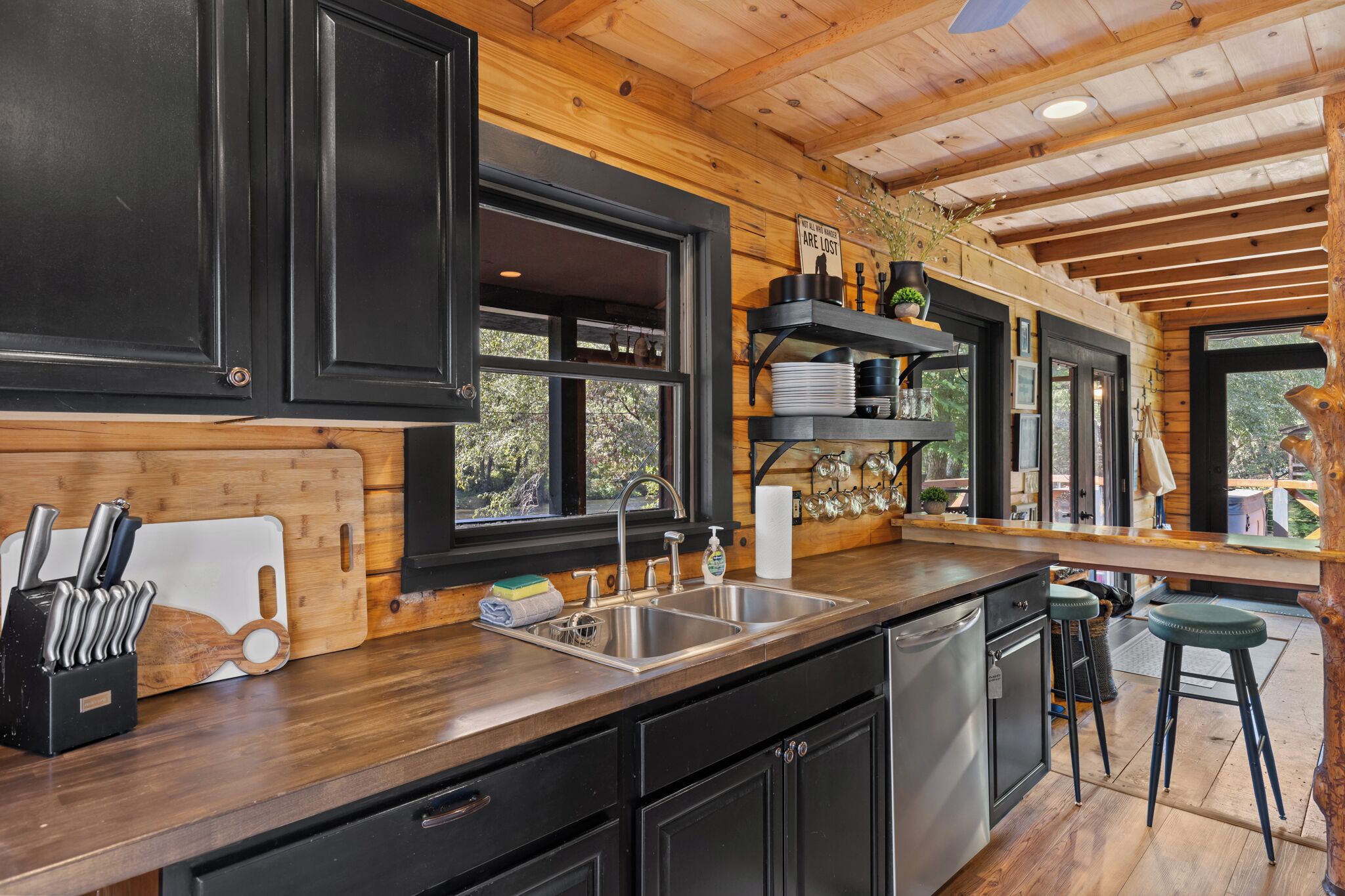 冰箱、微波炉、烤箱、炉灶