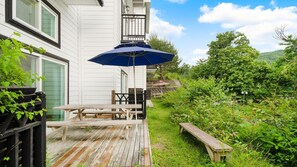 Habitación básica, 2 habitaciones (FAMILY A) | Terraza o patio