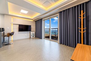 Habitación básica, 2 habitaciones (family gold/no smoking (ocean view)) | 1 habitación y wifi gratis