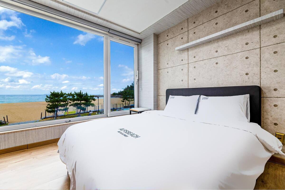 Habitación básica, 1 habitación (deluxe royal/no smoking (ocean view)) | 1 habitación y wifi gratis