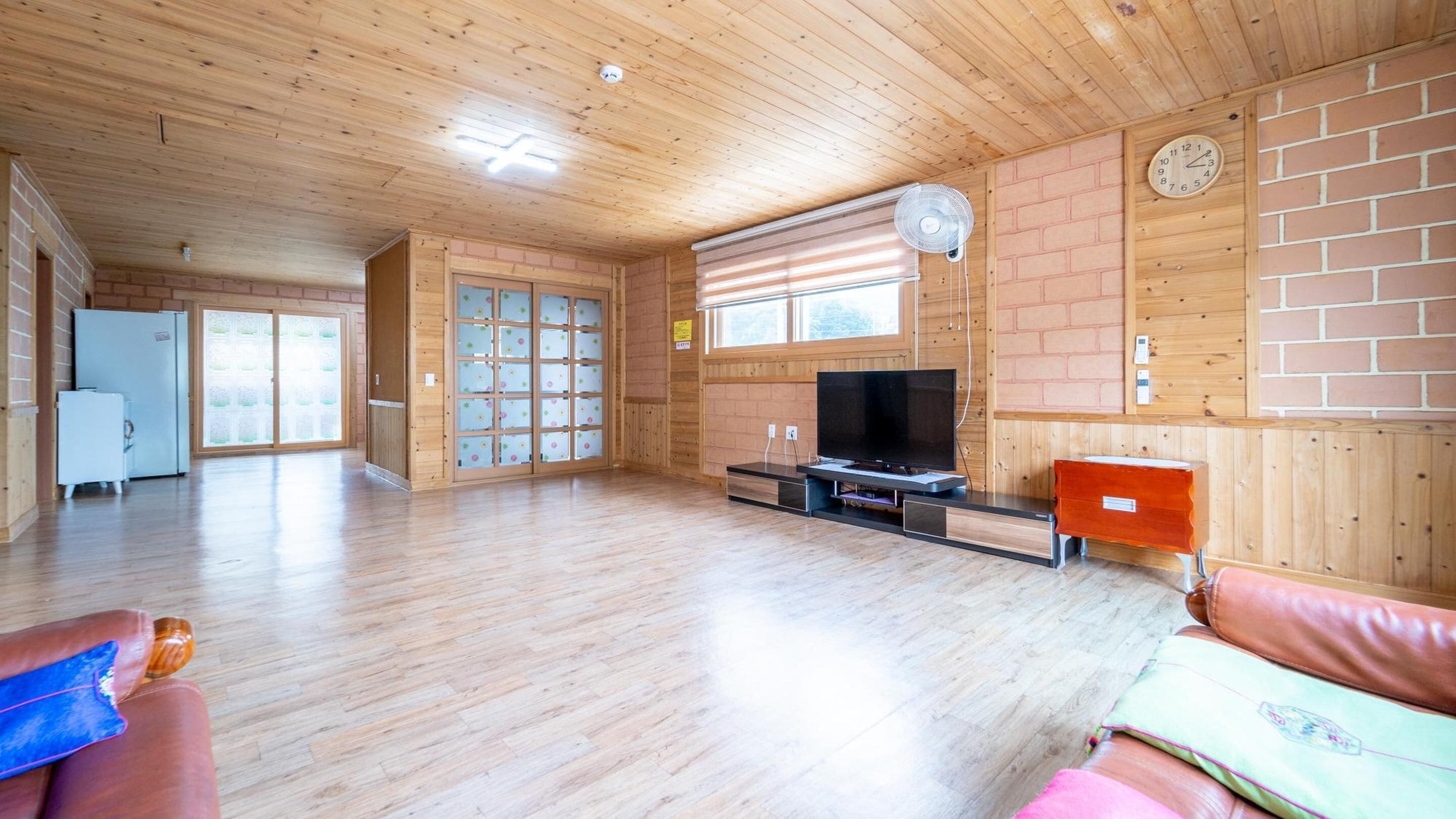 Basic Room, 2 Bedrooms (daenamu(38pyeong)) | 1 bedroom, free WiFi