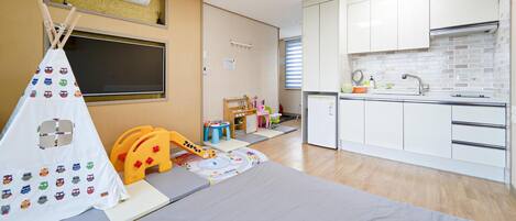 Basic Room, 1 Bedroom (Ati Kiz Room) | 1 bedroom, free WiFi