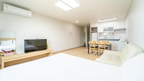 Basic Room, 1 Bedroom (202ho) | 1 bedroom, free WiFi