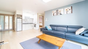 Basic Room, 2 Bedrooms (102ho) | 1 bedroom, free WiFi