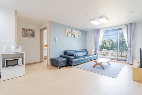 Basic Room, 2 Bedrooms (102ho) | 1 bedroom, free WiFi