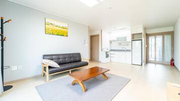 Basic Room, 2 Bedrooms (101ho) | 1 bedroom, WiFi (free)
