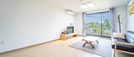 Basic Room, 2 Bedrooms (101ho) | 1 bedroom, free WiFi