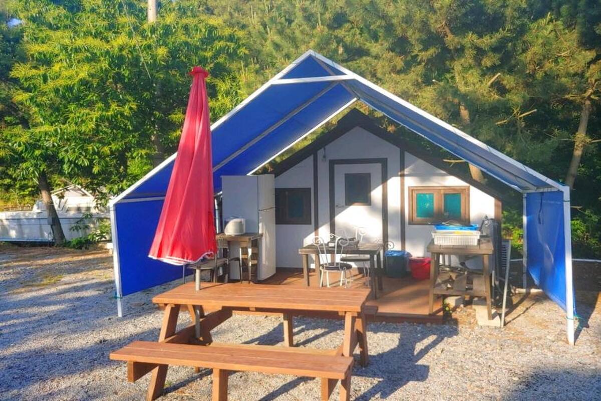 Basic Room, 1 Bedroom (Glamping Blue)