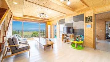 Basic Room, 4 Bedrooms (60pyeong Family Kids Room) | 2 bedrooms, free WiFi