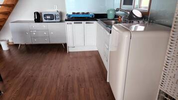 Basic Room, 1 Bedroom (hado(Family Room/ocean view)) | 1 bedroom, free WiFi