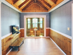 Basic Room, 2 Bedrooms (princess) | 1 bedroom, free WiFi - Taean Buck gwa Baetnaru Pension (Taean)