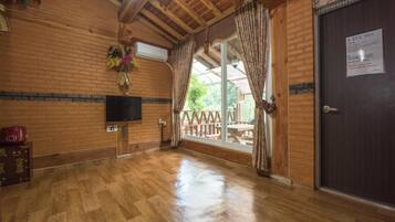 Basic Room, 1 Bedroom (Jathyanggi) | 1 bedroom, free WiFi