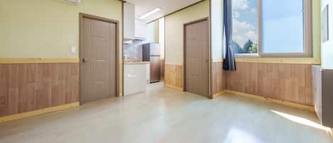 Basic Room, 1 Bedroom (7ho) | 1 bedroom, free WiFi