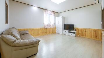 1 bedroom, free WiFi