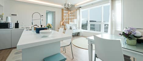 Basic Room, 3 Bedrooms (Bdong 102ho) | 2 bedrooms, free WiFi