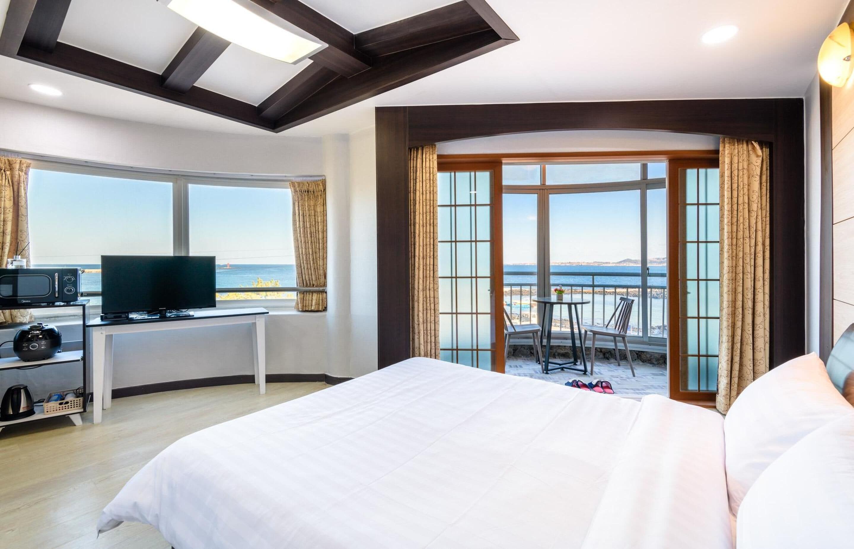 Basic Room, 1 Bedroom (padosorl 201(ocean view)) | 1 bedroom, free WiFi