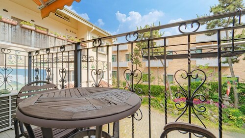 Daecheon Swiss Chalet Spa Pension