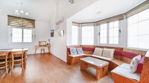 Basic Room, 2 Bedrooms (305ho) | 1 bedroom, free WiFi - Daecheon Swiss Chalet Spa Pension (Boryeong)