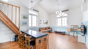 1 개의 침실, 무료 WiFi