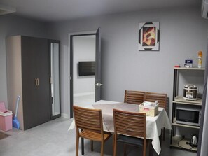 Basic-Zimmer, 1 Schlafzimmer (101ho) | 1 Schlafzimmer, kostenloses WLAN