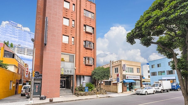 Exterior - Jeju Baekrokdam (Jeju City)