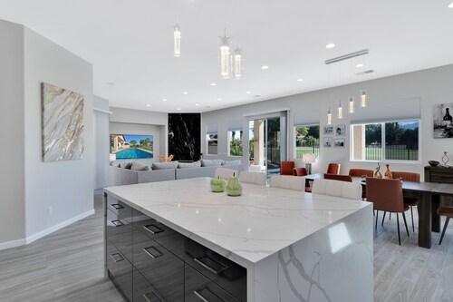 Beautiful 4Bd/3B House, New Pool and Spa.Nice View on Golf Course. Pet friendly!