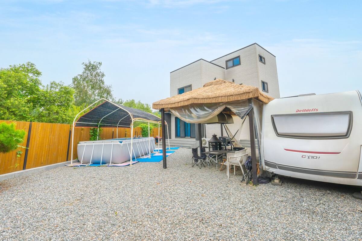 Basic Room, 4 Bedrooms (STAY camp(beamprojector)) | 3 bedrooms, free WiFi