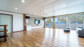 ห้องเบสิก, 2 ห้องนอน (Pataya(Oceanview,group)) | 1 ห้องนอน, Wi-Fi ฟรี