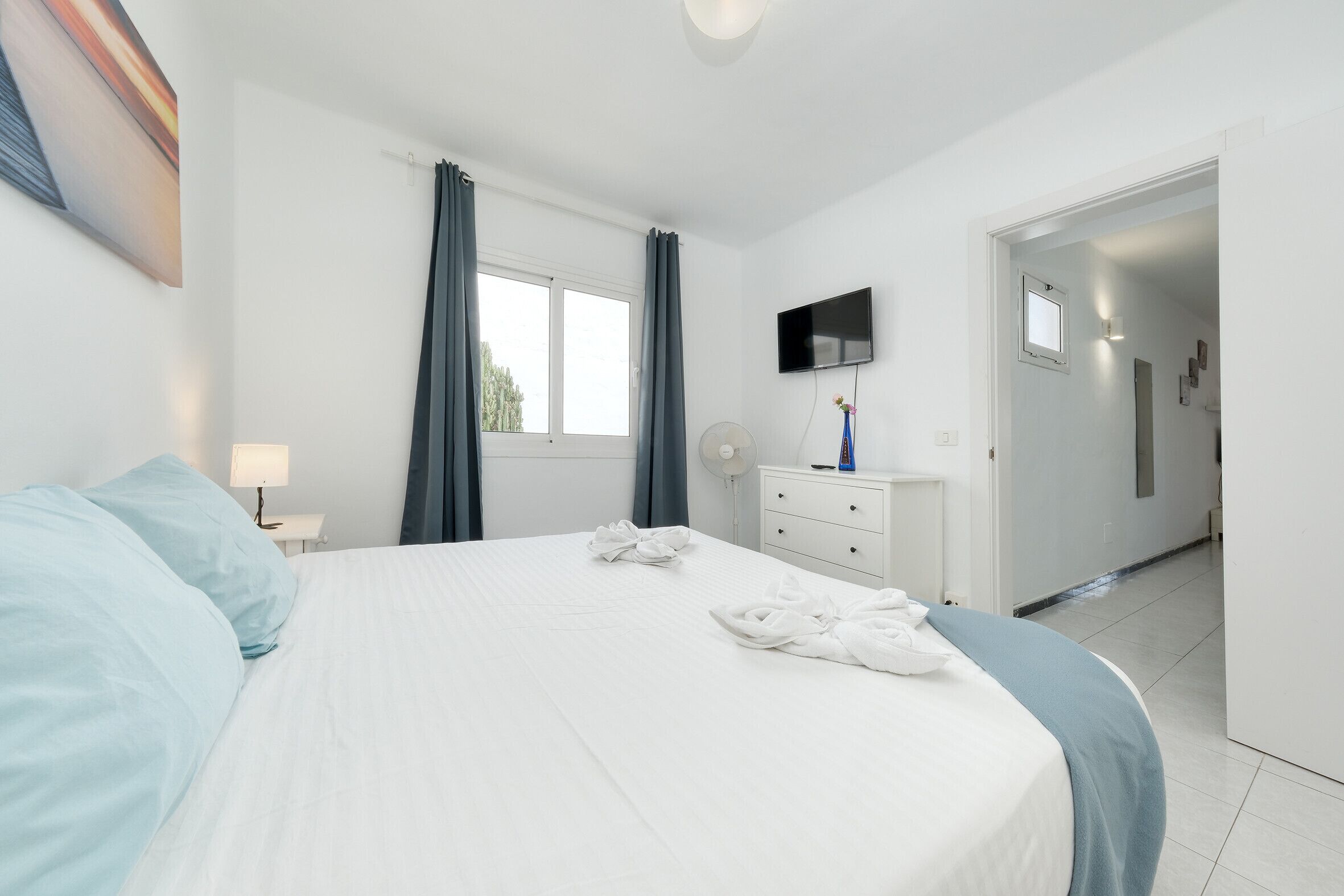 1 Schlafzimmer, Zimmersafe, Schreibtisch, Bügeleisen/Bügelbrett