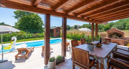 Villa Madonnina with pool