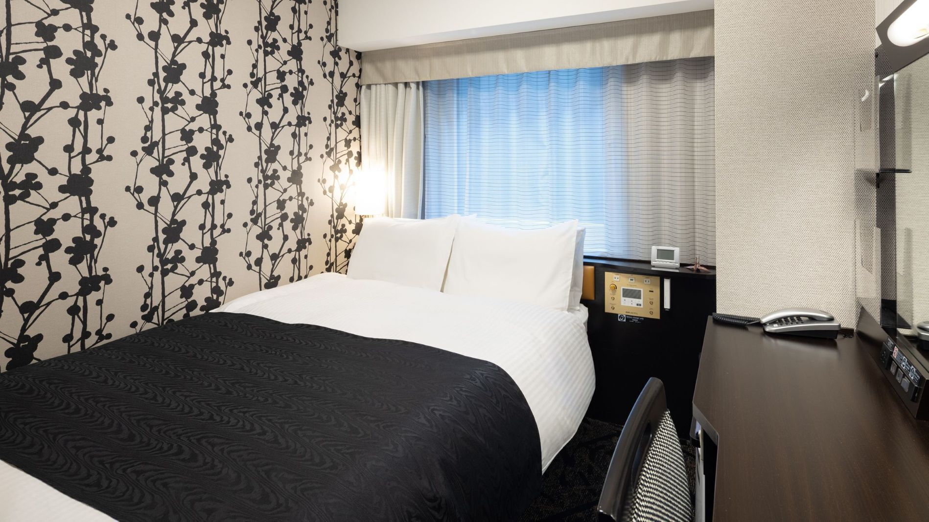 Escrivaninha, Wi-Fi de cortesia, roupa de cama