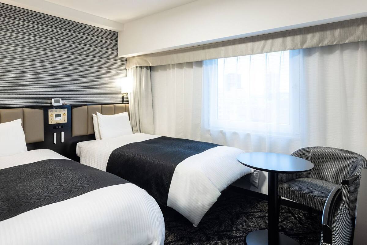 Escrivaninha, Wi-Fi de cortesia, roupa de cama