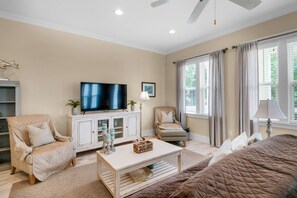 4 bedrooms, iron/ironing board, free WiFi, bed sheets