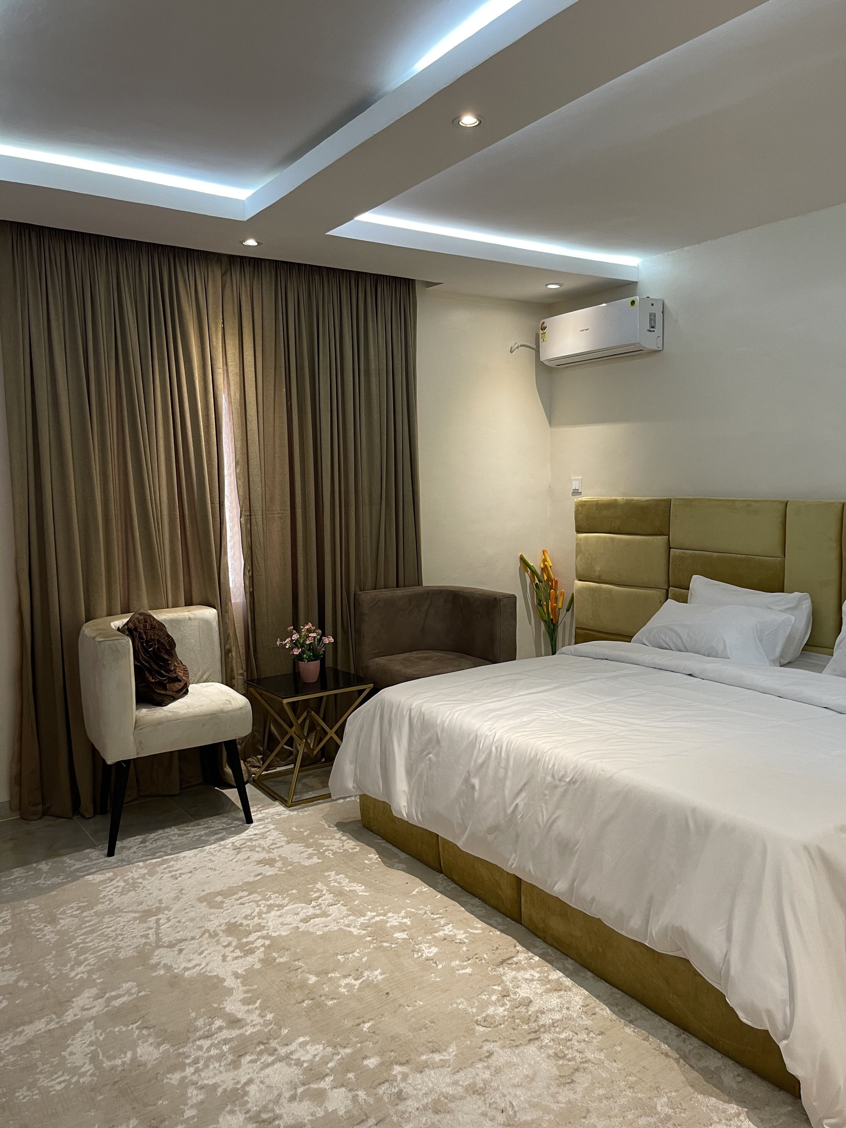 House | 4 bedrooms, iron/ironing board, free WiFi, bed sheets