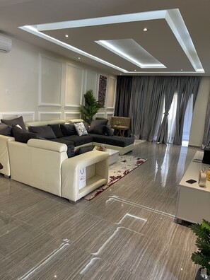 House | Interior - Impeccable 4-bed House in Victoria Garden City (Lekki)